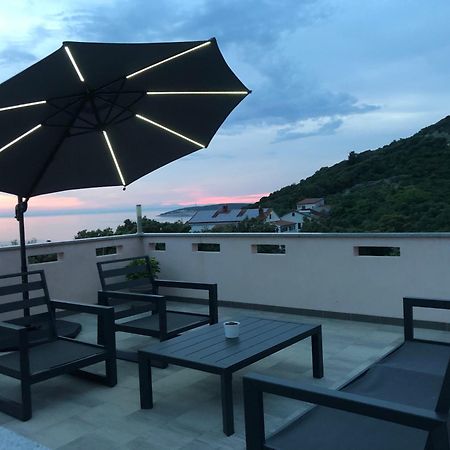 Apartmani Ivana ツレス エクステリア 写真