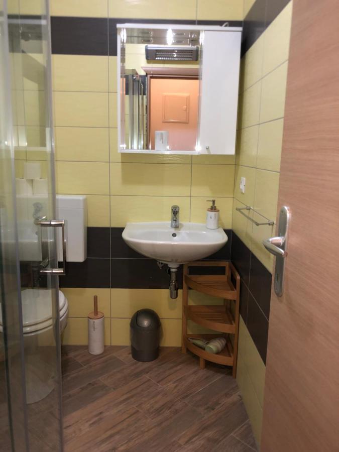 Apartmani Ivana ツレス エクステリア 写真