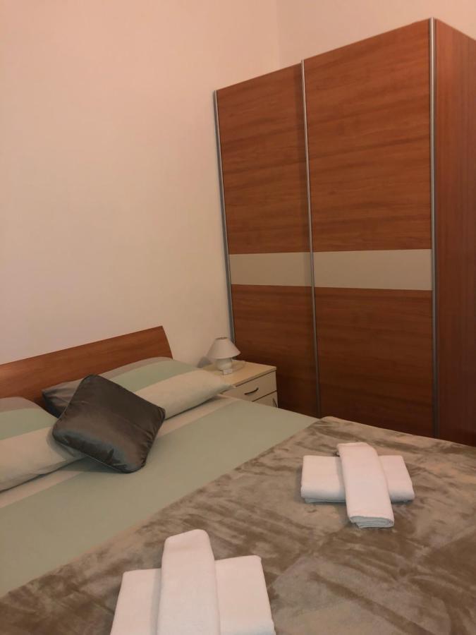 Apartmani Ivana ツレス エクステリア 写真