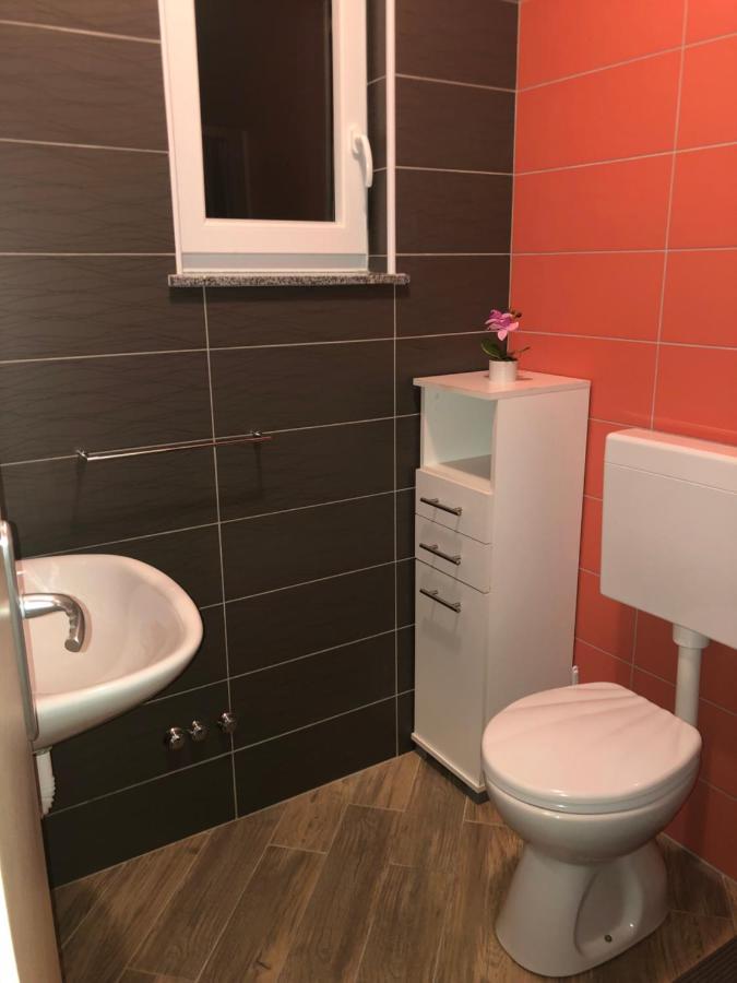 Apartmani Ivana ツレス エクステリア 写真