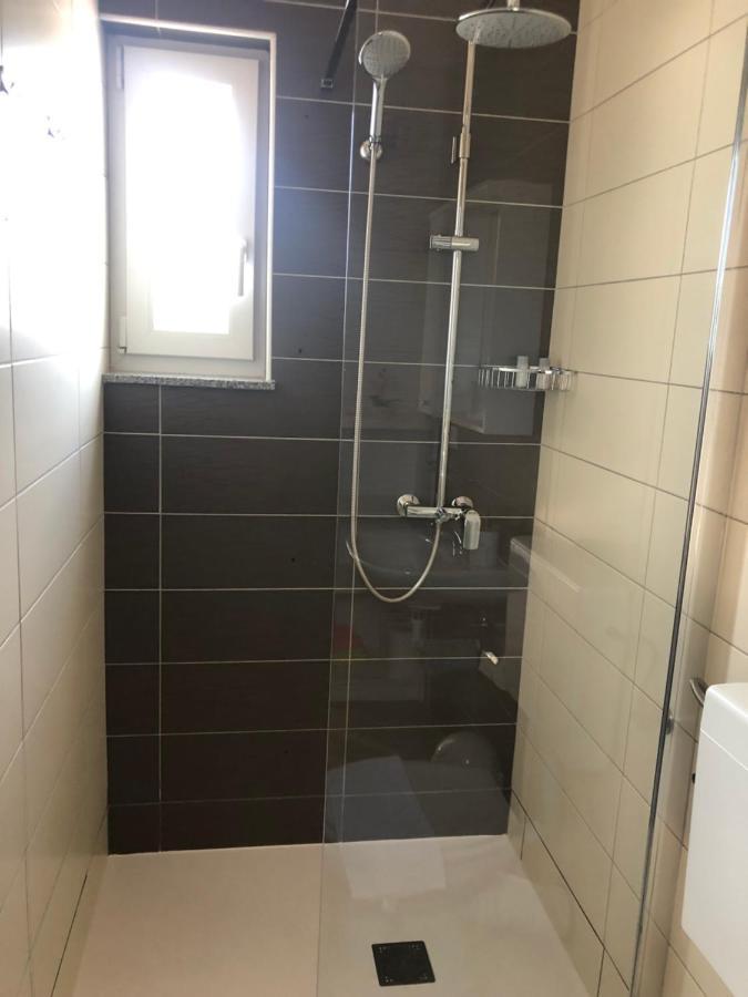 Apartmani Ivana ツレス エクステリア 写真