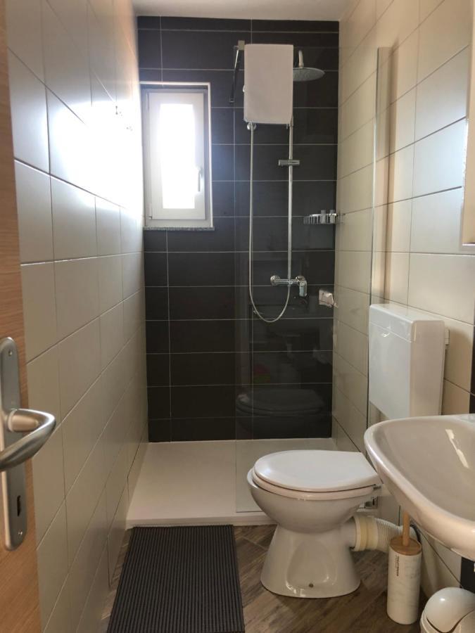 Apartmani Ivana ツレス エクステリア 写真